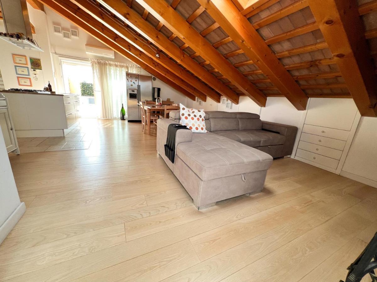 דירות דולו Erman House Mansarda Sulla Riviera Del Brenta Venezia מראה חיצוני תמונה